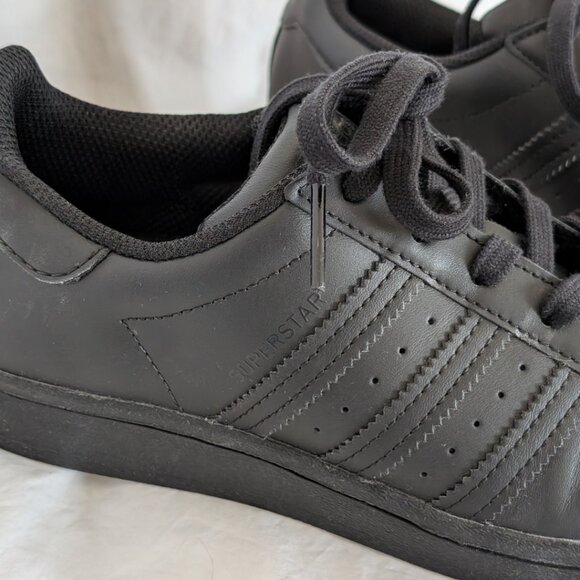 ADIDAS Superstar All Black Unisex Size 6 - Picture 7 of 8